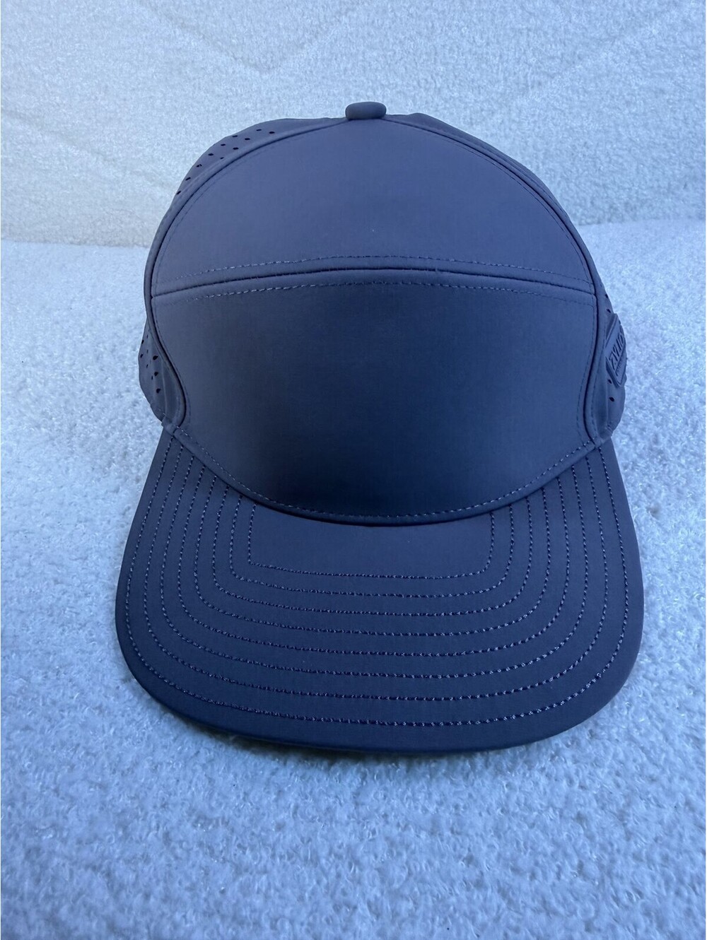 Zylioo Perforated Performance Snapback Cap Hat Unisex XL Charcoal Gray Nylon NWT